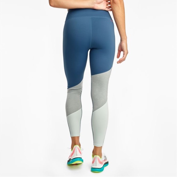 SAUCONY WOMEN'S BEYOND THE RUN CROP TIGHT colorblock blue leggings in medium - Picture 3 of 5